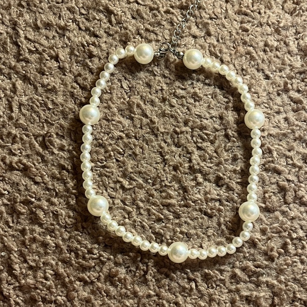 Fake Pearl Beaded Necklace